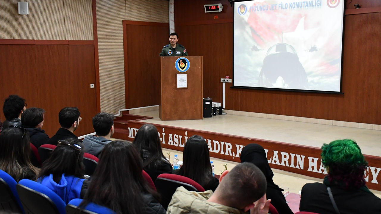 Öğrenciler Askeri Personellerle Bir Araya Geldi