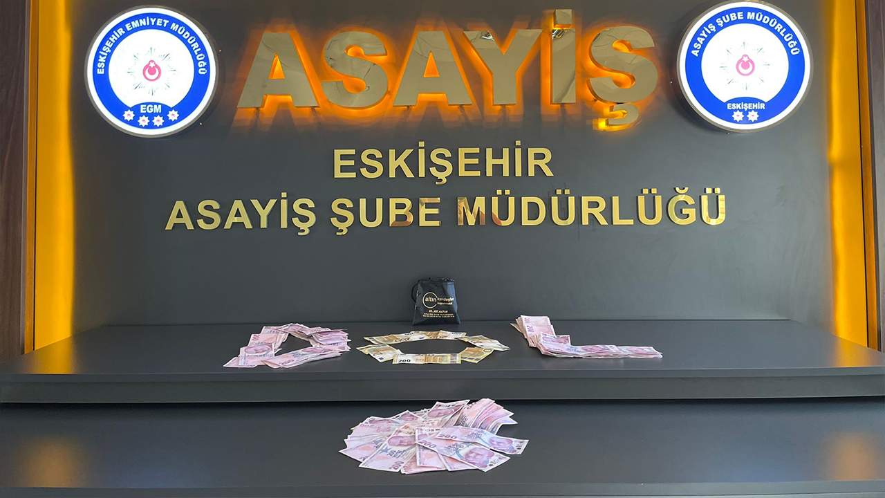 Operasyonda Ele Geçirilen Para Ve Altınlar