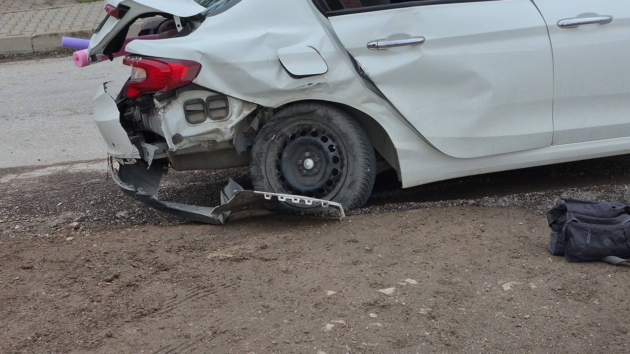 Otomobilde Büyük Çapta Maddi Hasar Meydana Geldi
