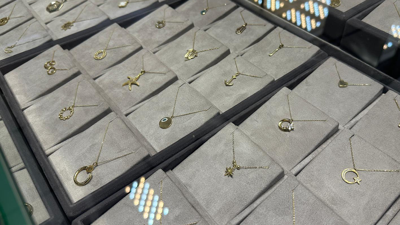 Şık Tasarım Ve Zarif Kolyeler