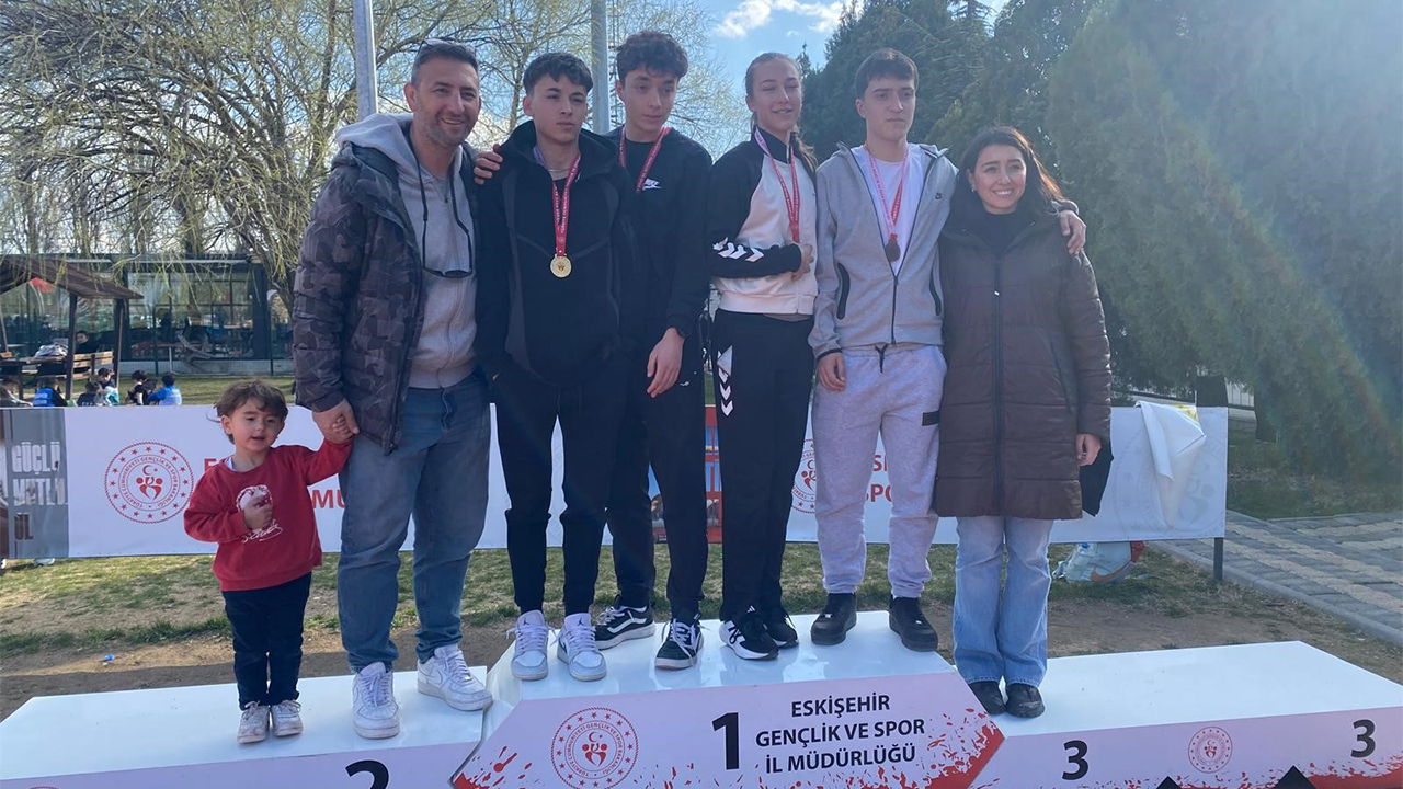 Sporcular Farklı Branşlarda Mücadele Etti