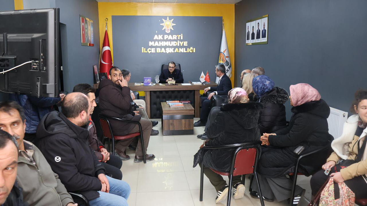 Vekil Dönmez Ilçe Teşkilatıyla Bir Araya Geldi