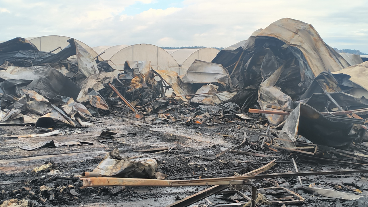 Yangında Prefabrik Yapı Küle Döndü