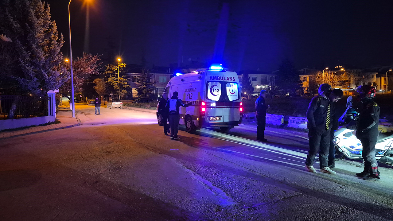 Yaralı Kurye Ambulansla Hastaneye Kaldırıldı