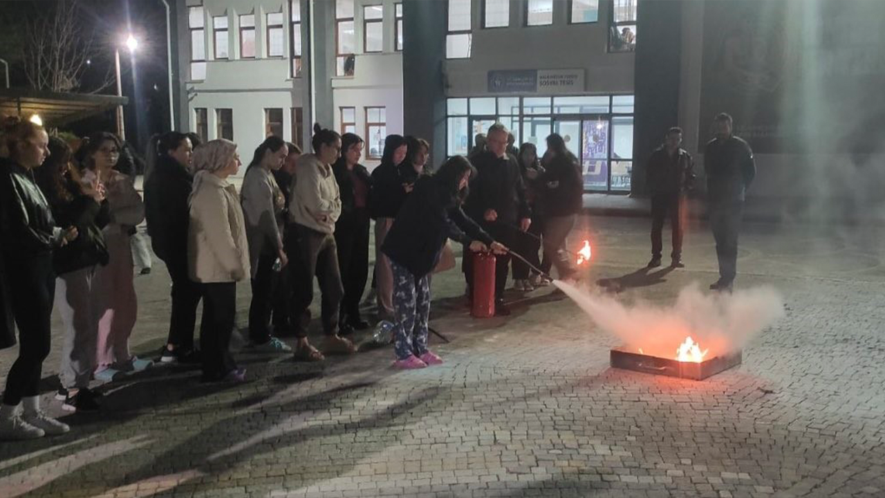 Yurtta Kalan Öğrenciler Uygulamalı Eğitim Aldı