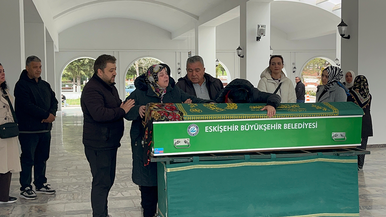 Anne Ve Kızı Son Yolculuğuna Uğurlandı