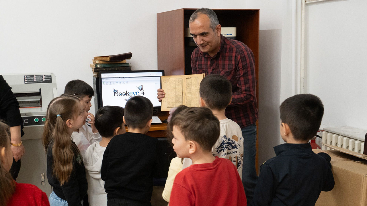 Çocuklar Kütüphaneyi Ve Kitapları Keşfetti