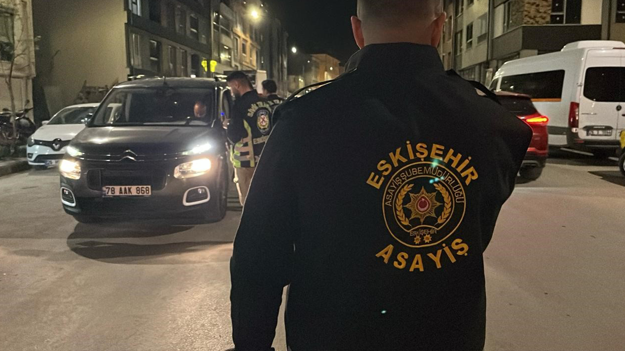 Denetimlerde 2 Aranan Şahıs Yakalandı