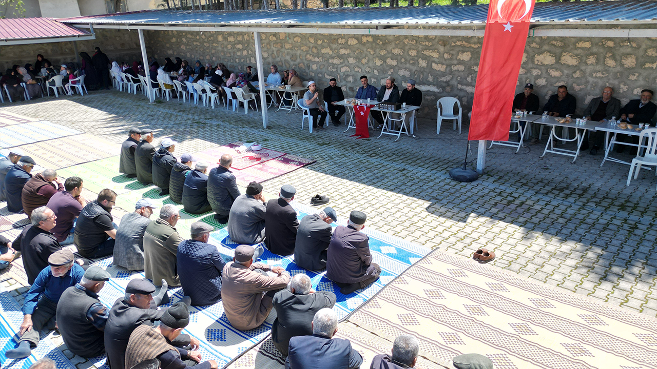 Dua Etkinliğine Birçok Kişi Katılıım Gösterdi