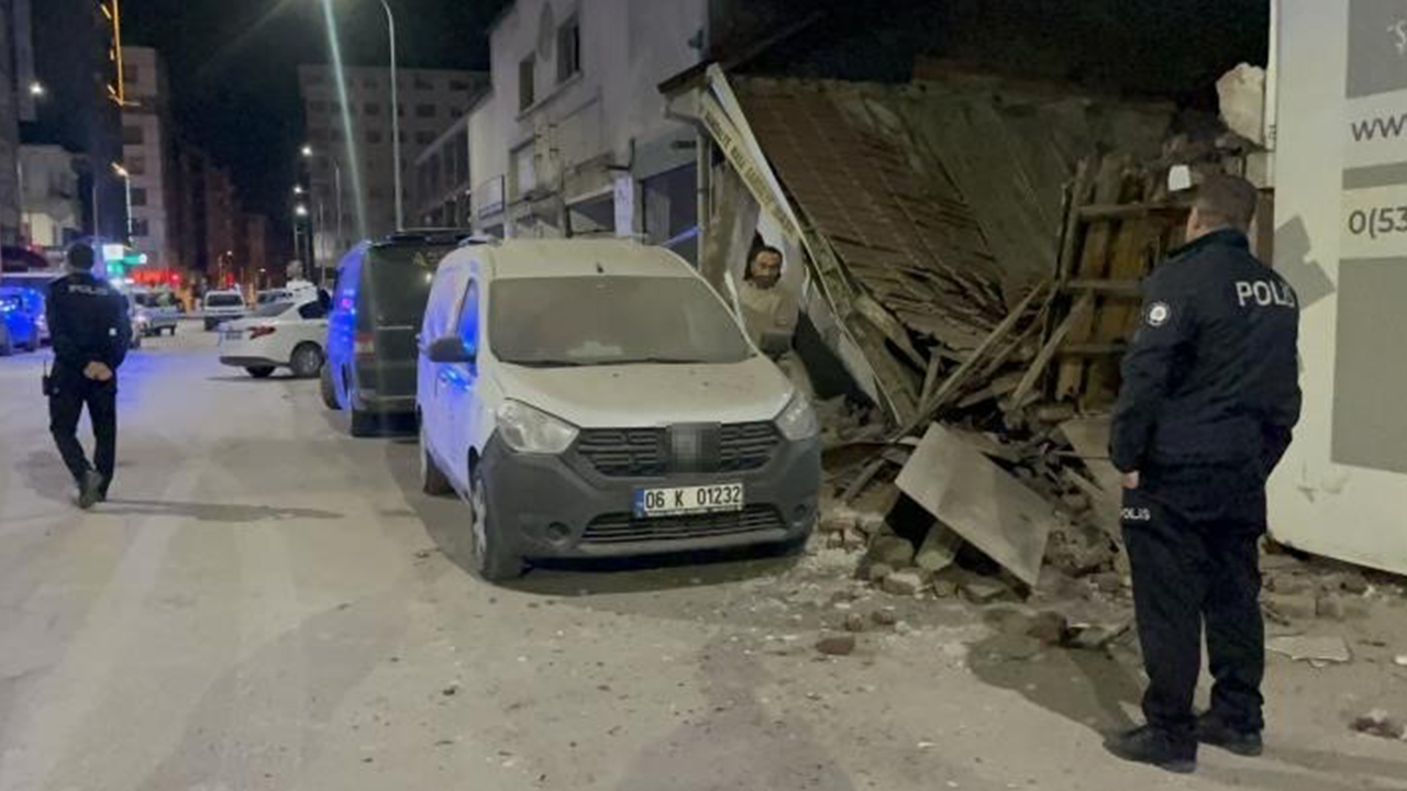 Eki̇pler Yikilan Bi̇nanin Çevresi̇nde Önlem Aldi