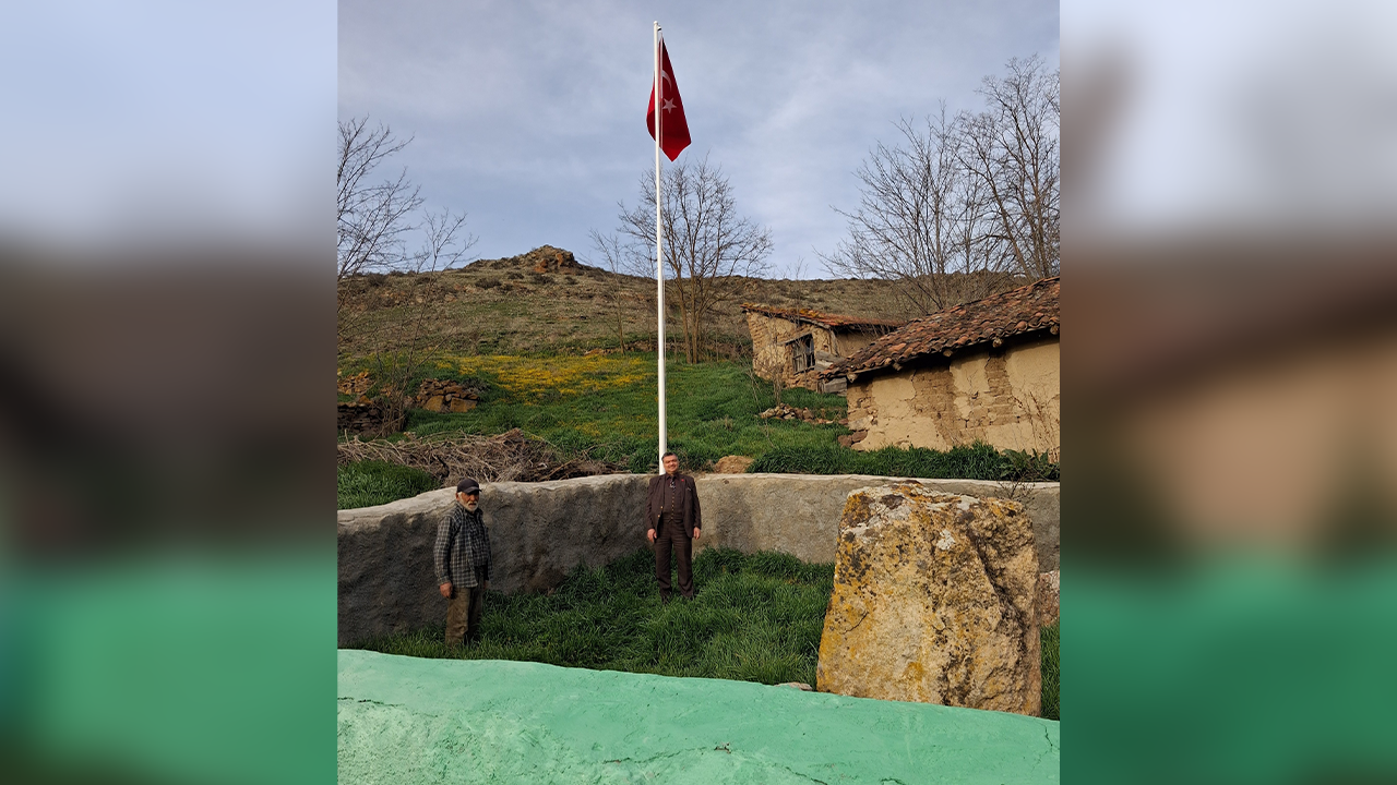 Eşankara Dede Türbesi̇