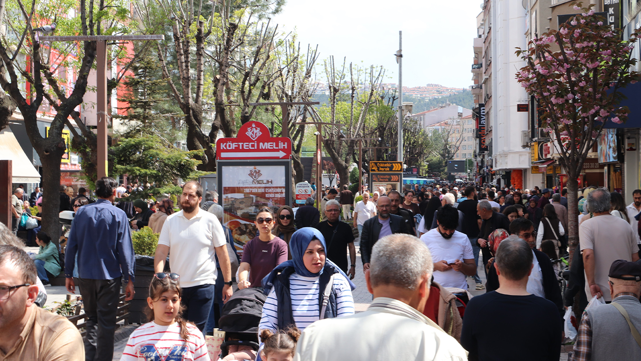 Eskişehir’de Baharla Birlikte Şehirde Yoğunluk Arttı!