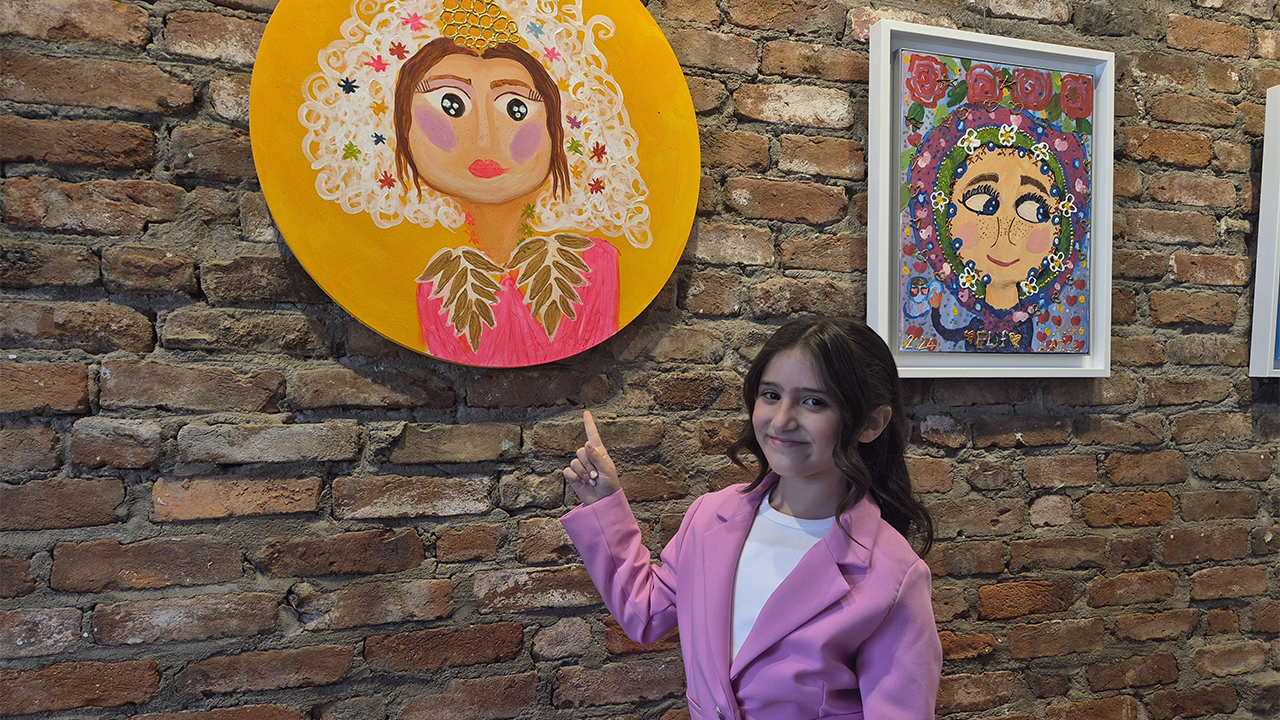Eskişehir’de Minik Sanatçı 9 Yaşında İlk Sergisini Açtı!