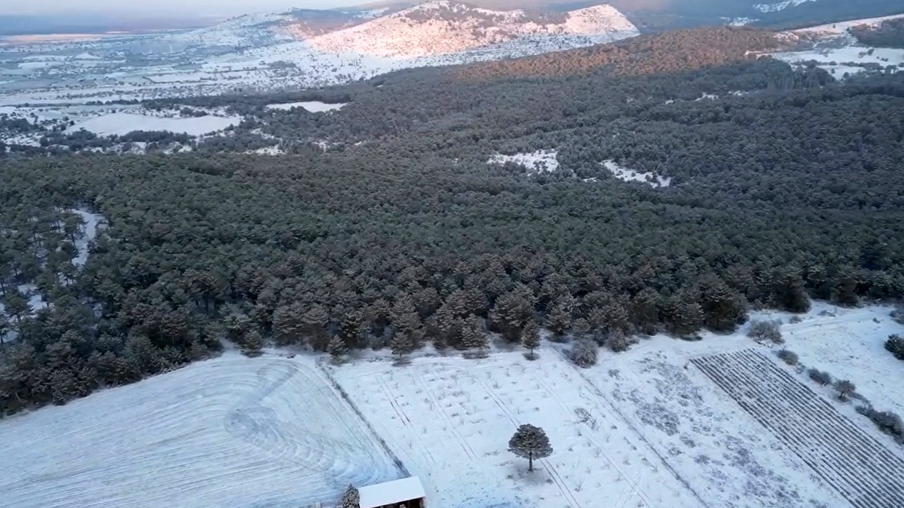 Eskişehir'de Yüksek Kesimler Nisan Ayında Beyaza Büründü