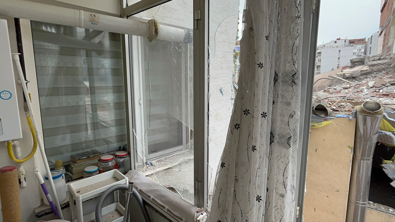 Ev Ve Iş Yerleri Yıkımdan Olumsuz Etkilendi