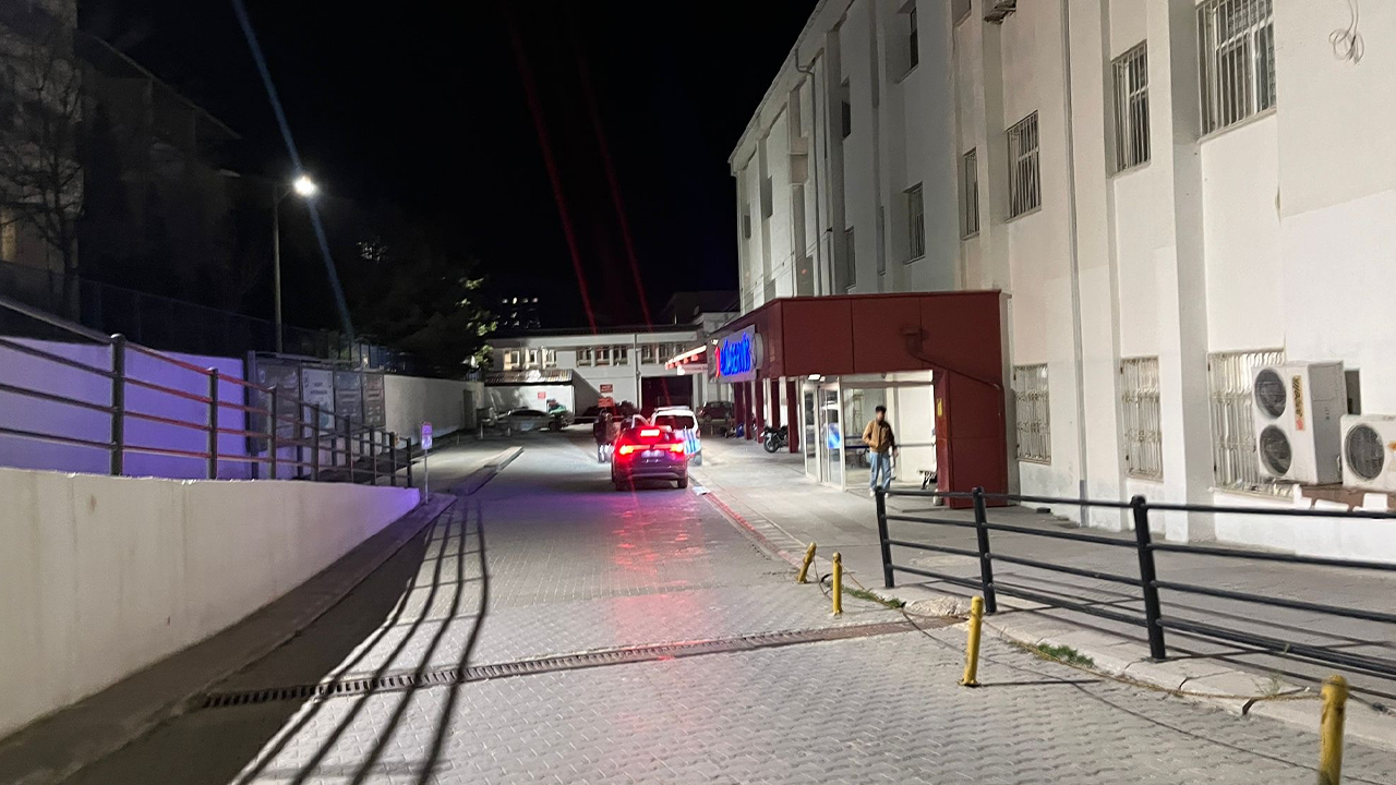 Kavgada Bıçaklanan 1 Kişi Ağır Yaralandı