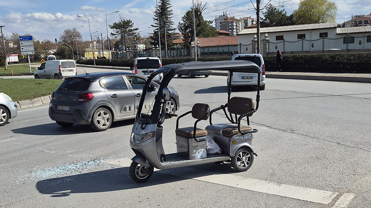 Kazaya Karışan 3 Tekerlekli Araç