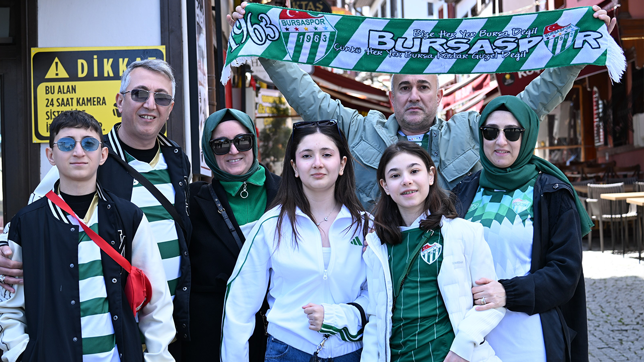 Kentin Cadde Ve Sokakları Taraftarlarla Doldu Taştı