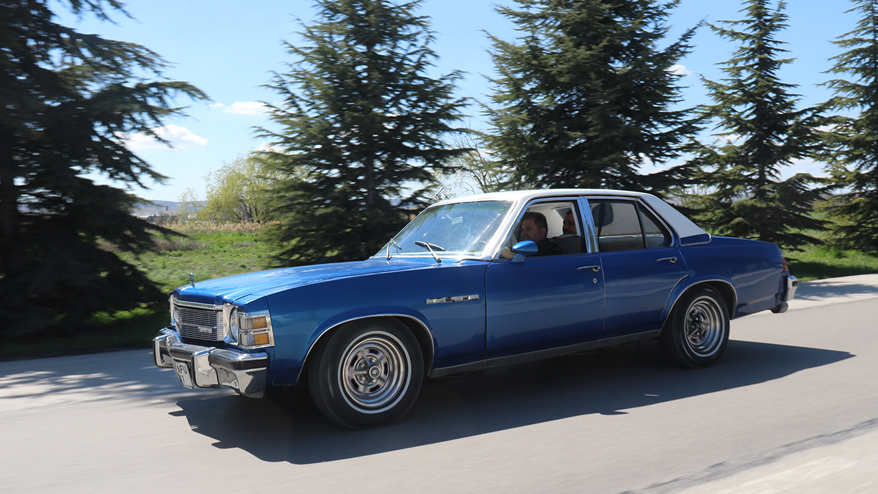 Klasik Otomobil Görenleri Kendine Hayran Bırakıyor