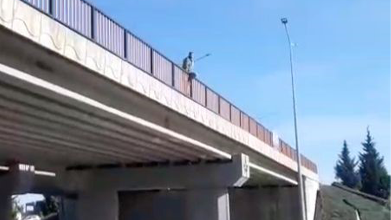 Köprüden Atlama Gi̇ri̇şi̇mi̇nde Bulundu