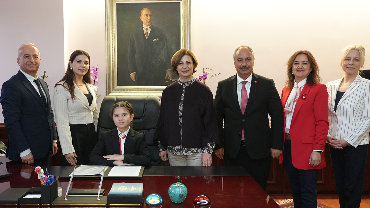 Minik Başkan Ece Akkan Koltuğu Devraldı
