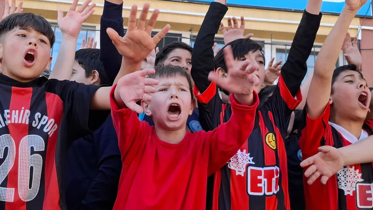 Minik Öğrencilerden Galibiyet Sevinci