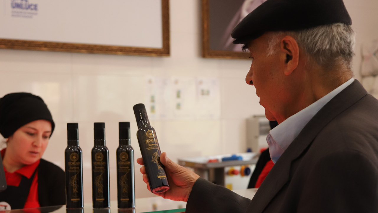 Ödüllü Zeytinyağı Halk Et Ve Halk Ekmek Büfelerinde Satışa Çıktı