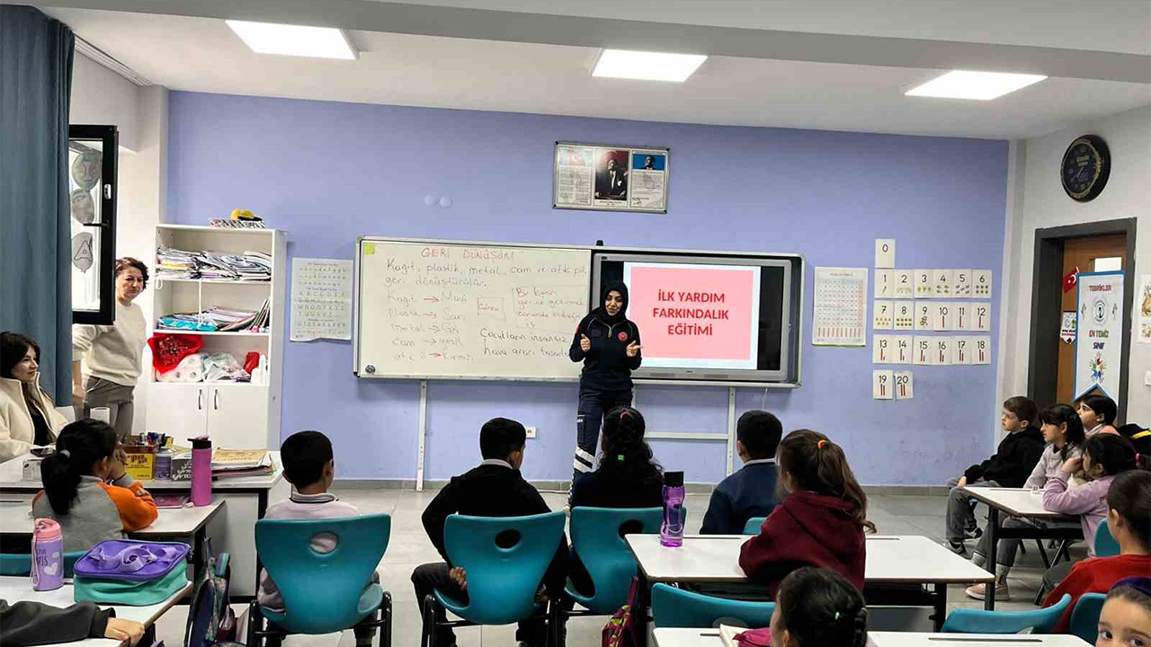 Öğrencilere Ilk Yardım Farkındalık Eğitimi Verildi