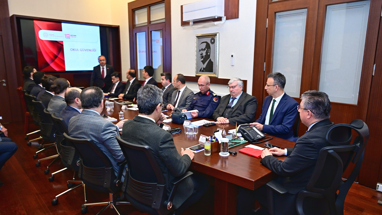 Okul Çevreleri̇nde Alinacak Önlemler Değerlendi̇ri̇ldi̇