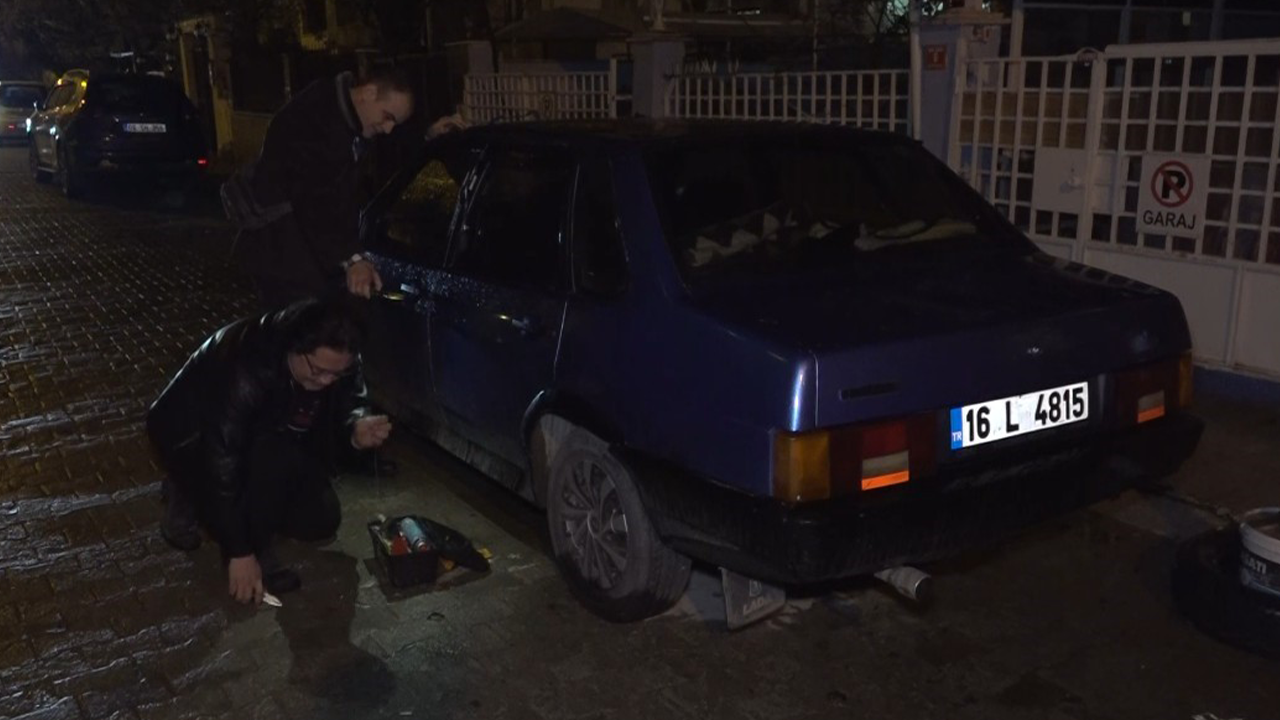 Otomobilin Kapıları Çilingir Yardımıyla Açıldı