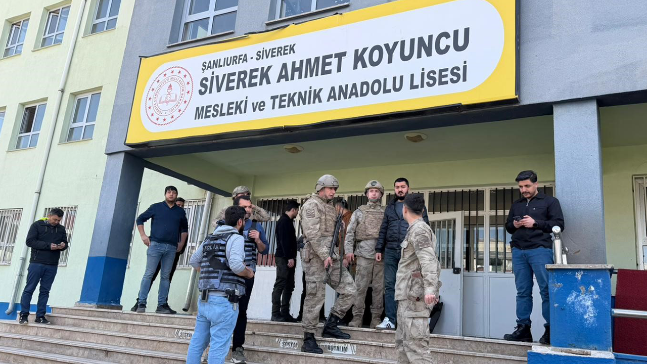 Şanliurfa Si̇verek'te Okula Si̇lahli Saldiri