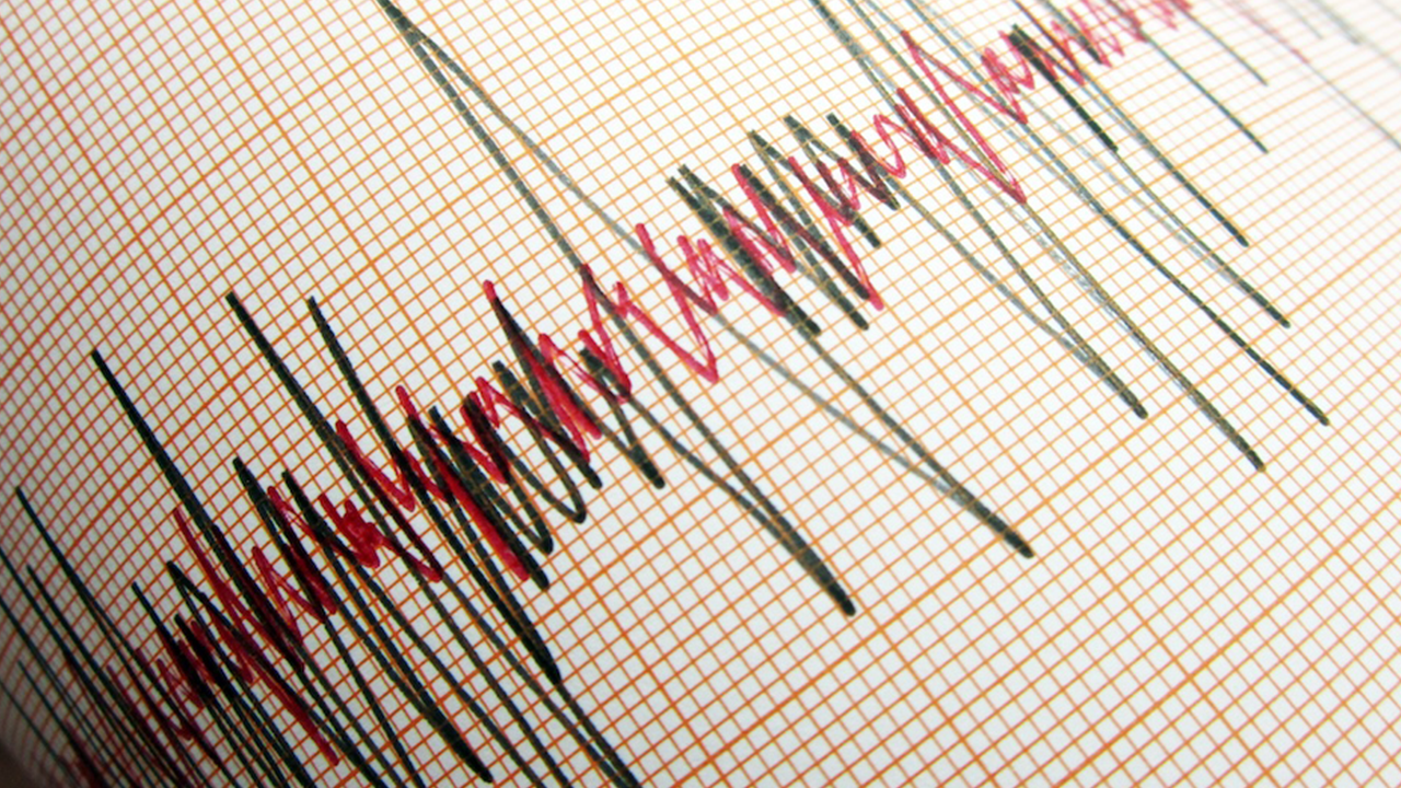 Son Dakika Deprem Eskişehir’de Sallandı