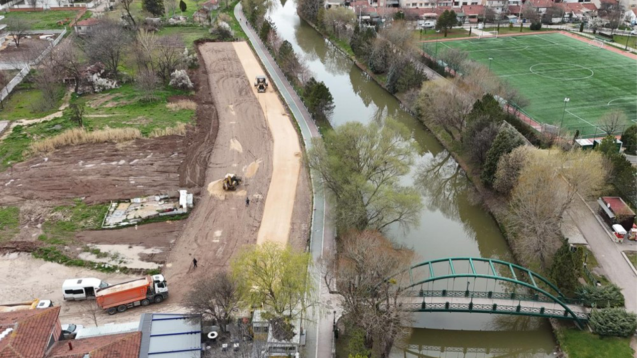 Sümer Ve Osmangazi̇ Mahalleleri̇ne Otopark Geli̇yor
