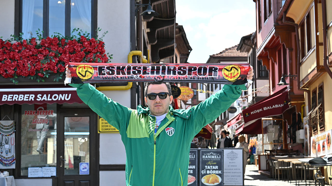 Taraftarlardan Karşılıklı Kardeşilik Mesajları