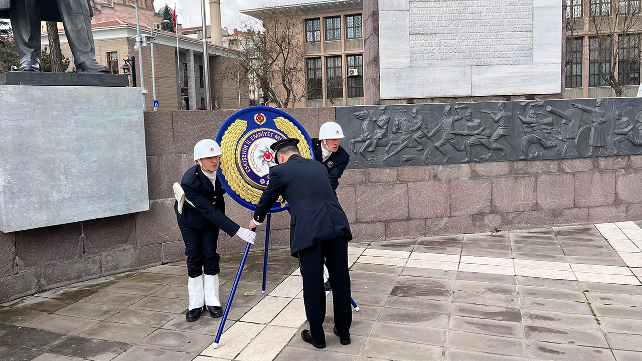 Tören Kapsamında Çelenk Sunumu Gerçekleştirildi