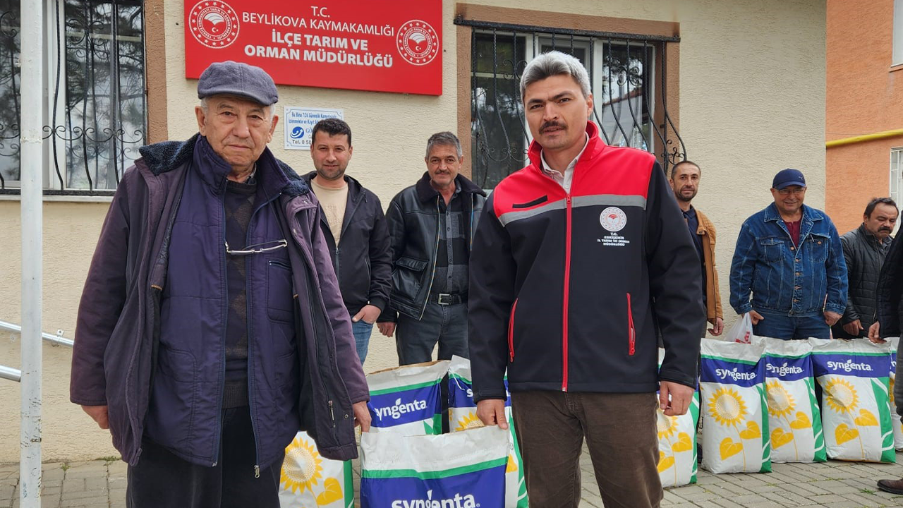 Yağlık Ayçiçeği Ekimi Yaygınlaşıyor Projesine Destekler Sürüyor