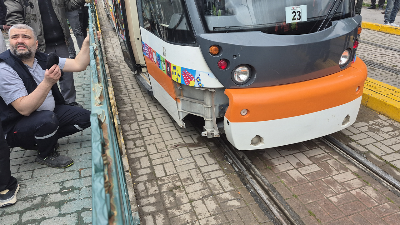 tramvayın çarptığı kadın yaralandı