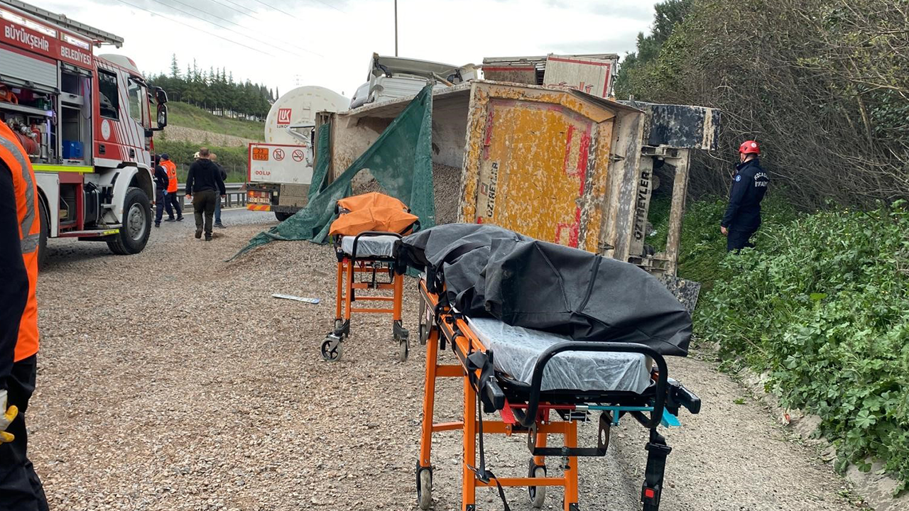 Zincirleme Kazada 2 Kişi Yaşamını Yitirdi