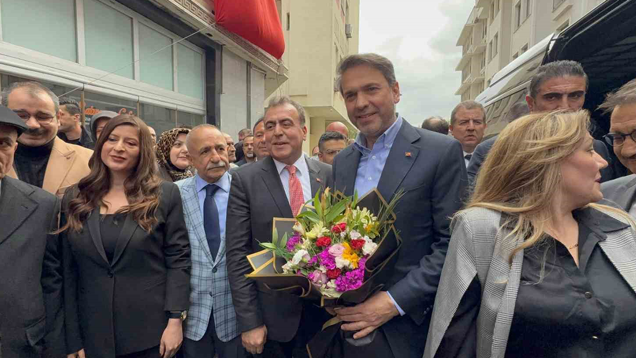 Bakan Bayraktar'in Eski̇şehi̇r Temaslari Sürüyor