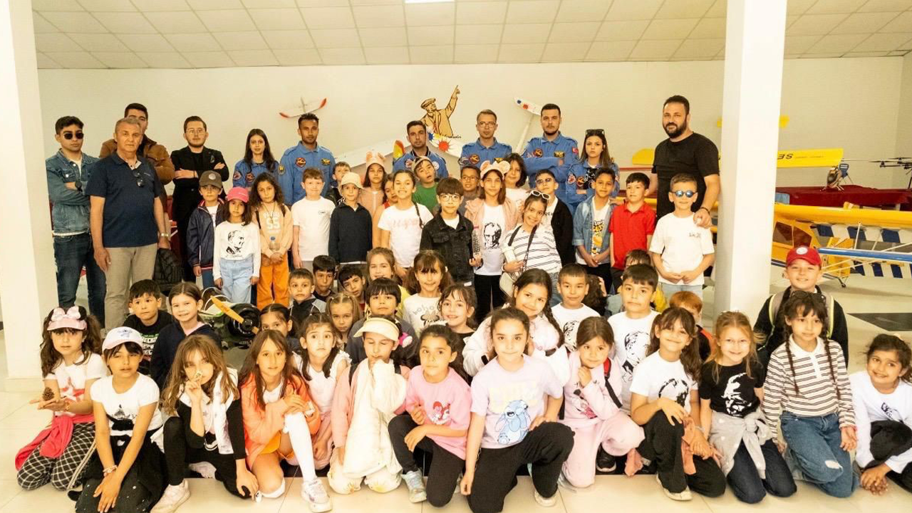 Başkan Çalışkan Ve Yetkilier Çocuklarla Bir Araya Geldi