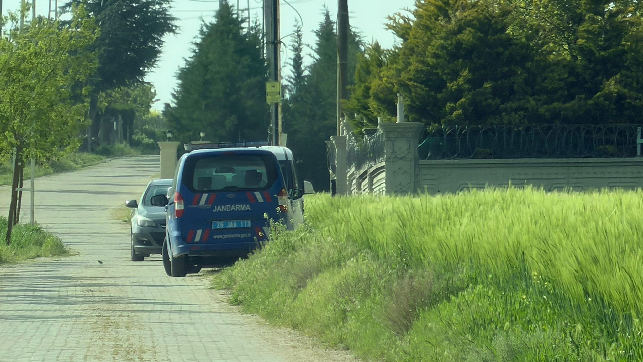 Belediye Binası Ve Evlerde Aramalar Yapıldı