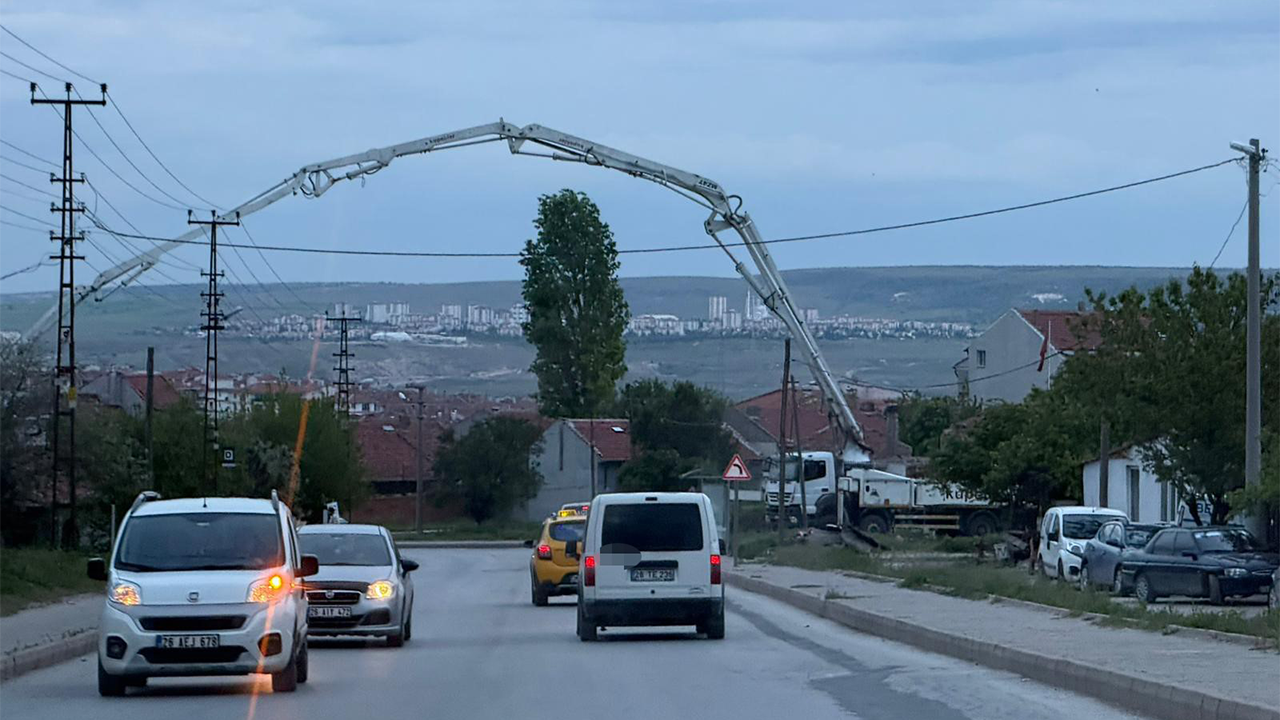 Çevrede Herhangi Bir Uyarı Levhası Olmaması Dikkat Çekti