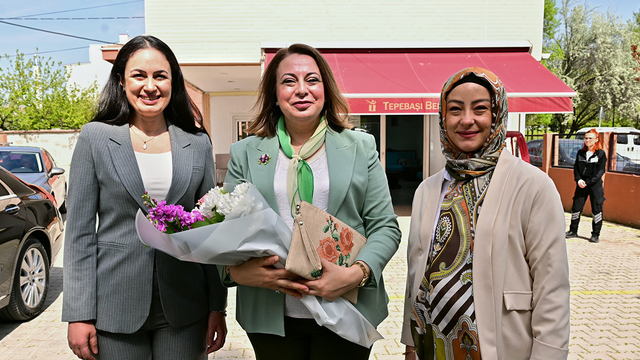 Doç. Dr. Şenay Yılmaz'dan Anneler Günü Ziyareti