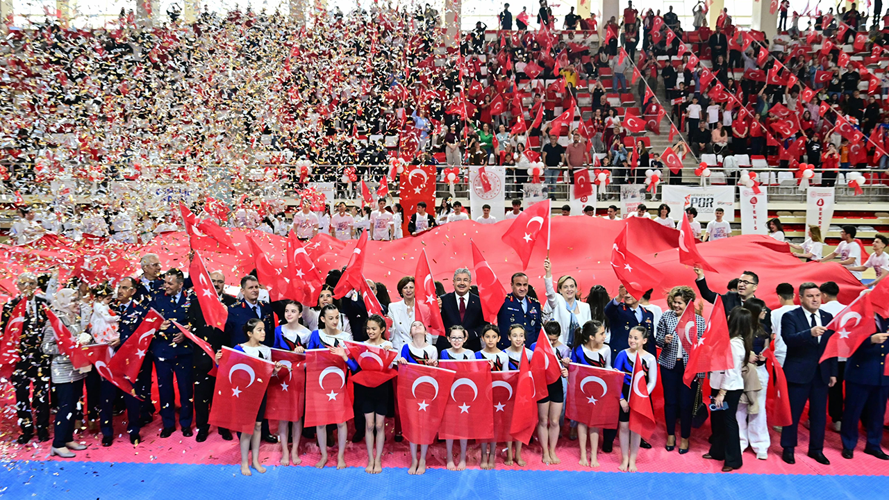 Eskişehir'de 19 Mayıs Atatürk’ü Anma, Gençlik ve Spor Bayramı Coşkuyla Kutlandı!