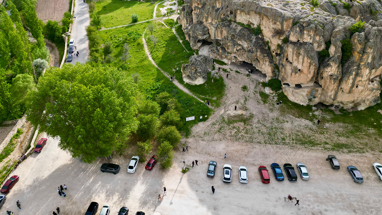 Frig Vadisi Bayramda Ziyaretçi Akınına Uğradı