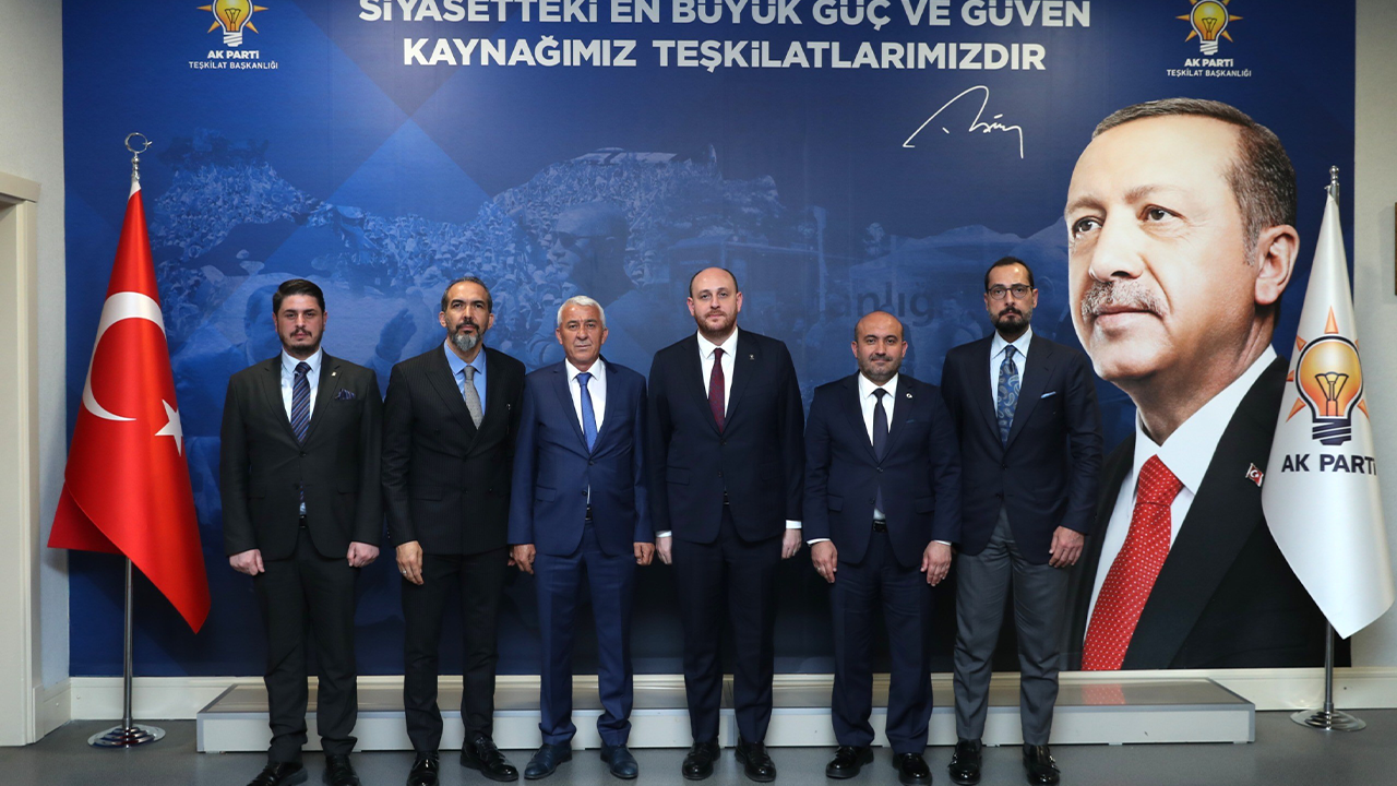 İnönü Ve Mi̇halgazi̇ İlçe Başkanlari Deği̇şti̇