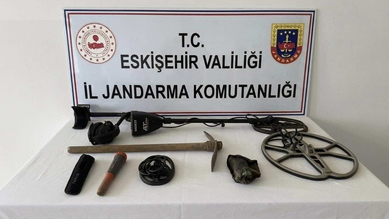 Jandarma Tarafından Ele Geçirilen Muhtelif Kazı Malzemeleri