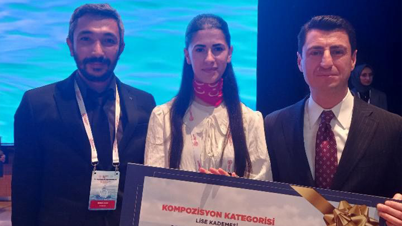 Kompozisyon Dalında Türkiye Birincisi Oldu