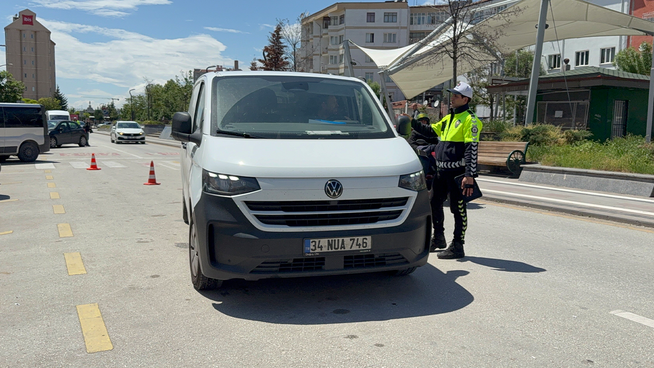 Kural Ihlali Yapan Sürücülere Ceza Uygulandı