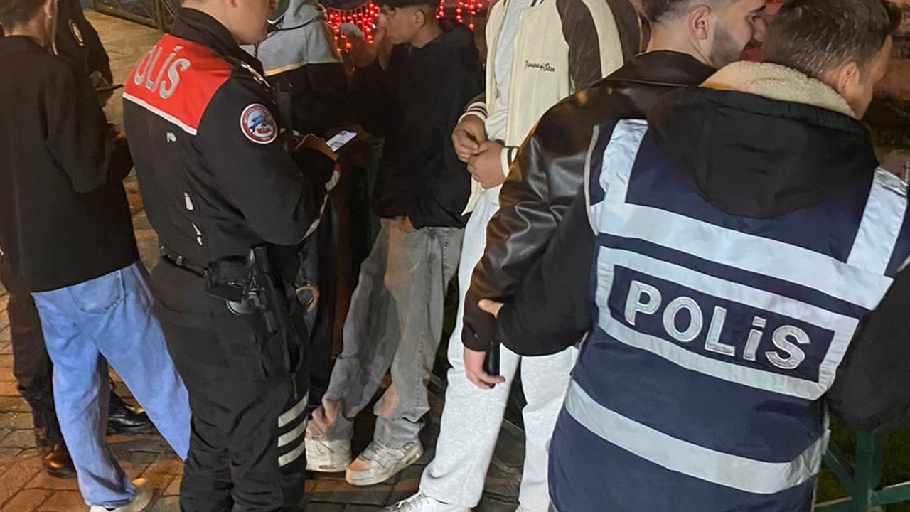 Şüpheli Şahıslara Üst Araması Yapıldı